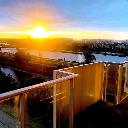 Apartament Z Tarasem I Widokiem Na Odre Breslavia Exterior foto