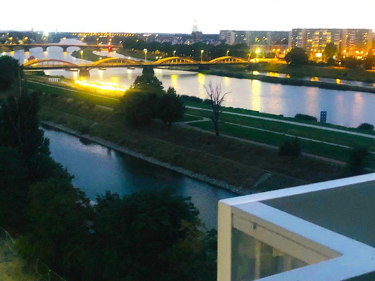 Apartament Z Tarasem I Widokiem Na Odre Breslavia Exterior foto