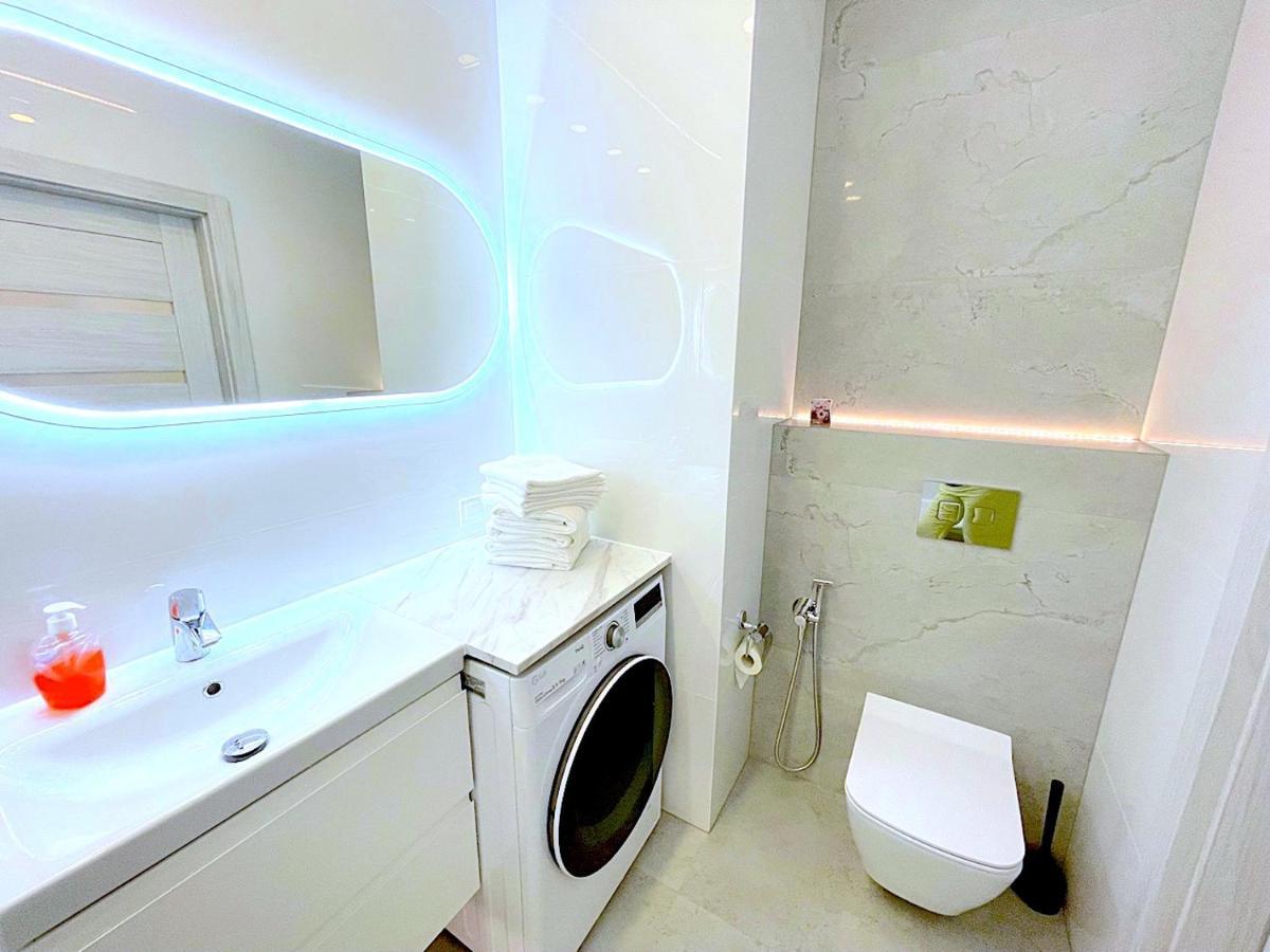 Apartament Z Tarasem I Widokiem Na Odre Breslavia Exterior foto